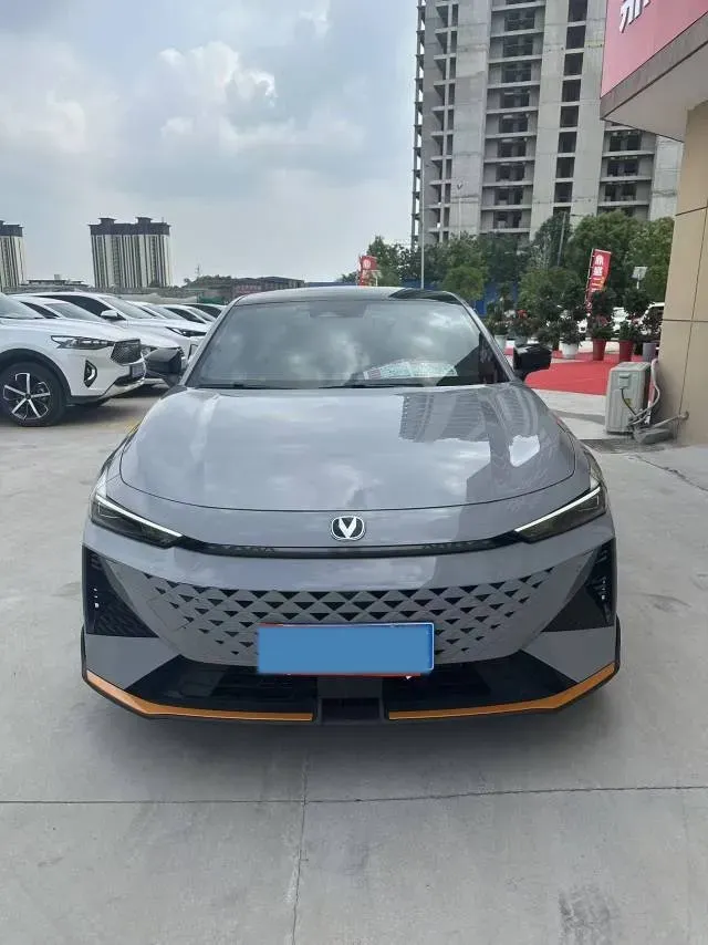 2025 ChangAn UNI-V 1.5T 192HP L4 7DCT,autocango,china used car exporter,china ev exporter,chinese used car exporter,chinese used ev exporter