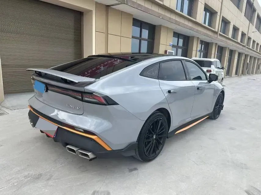 2025 ChangAn UNI-V 1.5T 192HP L4 7DCT,autocango,china used car exporter,china ev exporter,chinese used car exporter,chinese used ev exporter