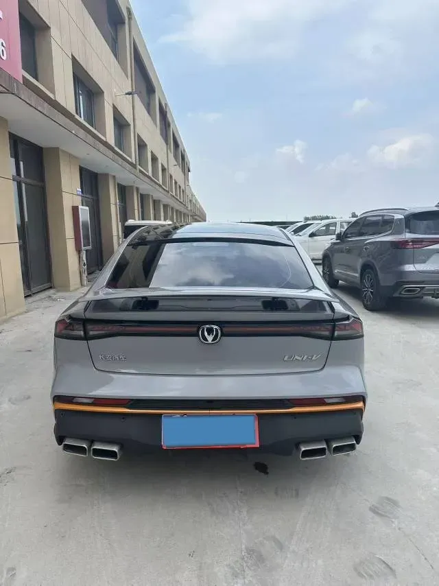 2025 ChangAn UNI-V 1.5T 192HP L4 7DCT,autocango,china used car exporter,china ev exporter,chinese used car exporter,chinese used ev exporter