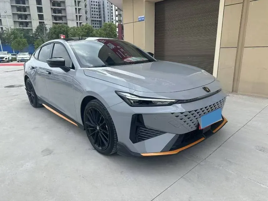 2025 ChangAn UNI-V 1.5T 192HP L4 7DCT,autocango,china used car exporter,china ev exporter,chinese used car exporter,chinese used ev exporter