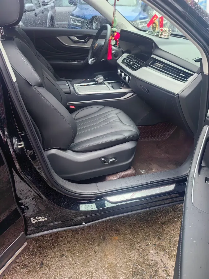 2025 HongQi HS5 2.0T 252HP L4 8AT,autocango,china used car exporter,china ev exporter,chinese used car exporter,chinese used ev exporter