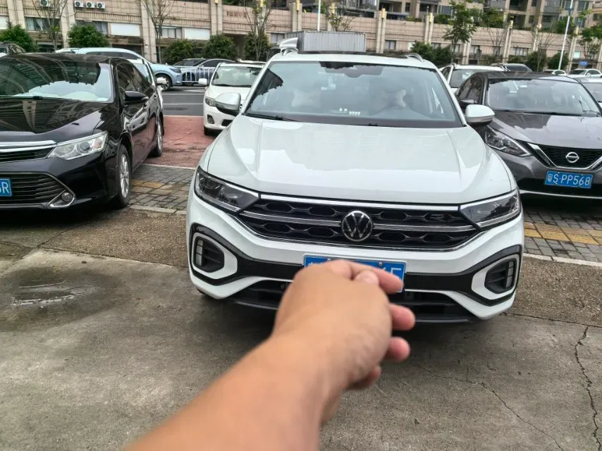 2026 Volkswagen T-Roc 1.5T 160HP L4 7DCT,autocango,china used car exporter,china ev exporter,chinese used car exporter,chinese used ev exporter