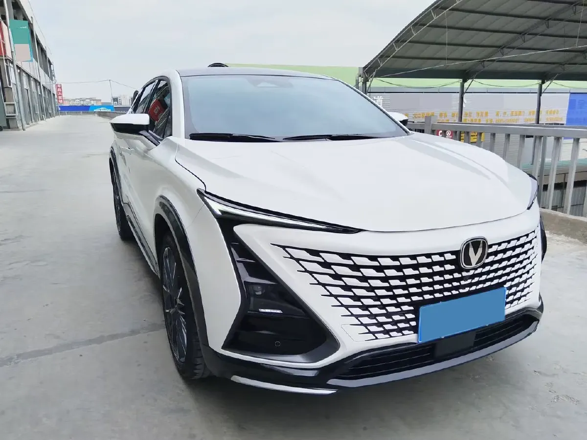 2023 ChangAn UNI-T 1.5T 188HP L4 7DCT,autocango,china used car exporter,china ev exporter,chinese used car exporter,chinese used ev exporter