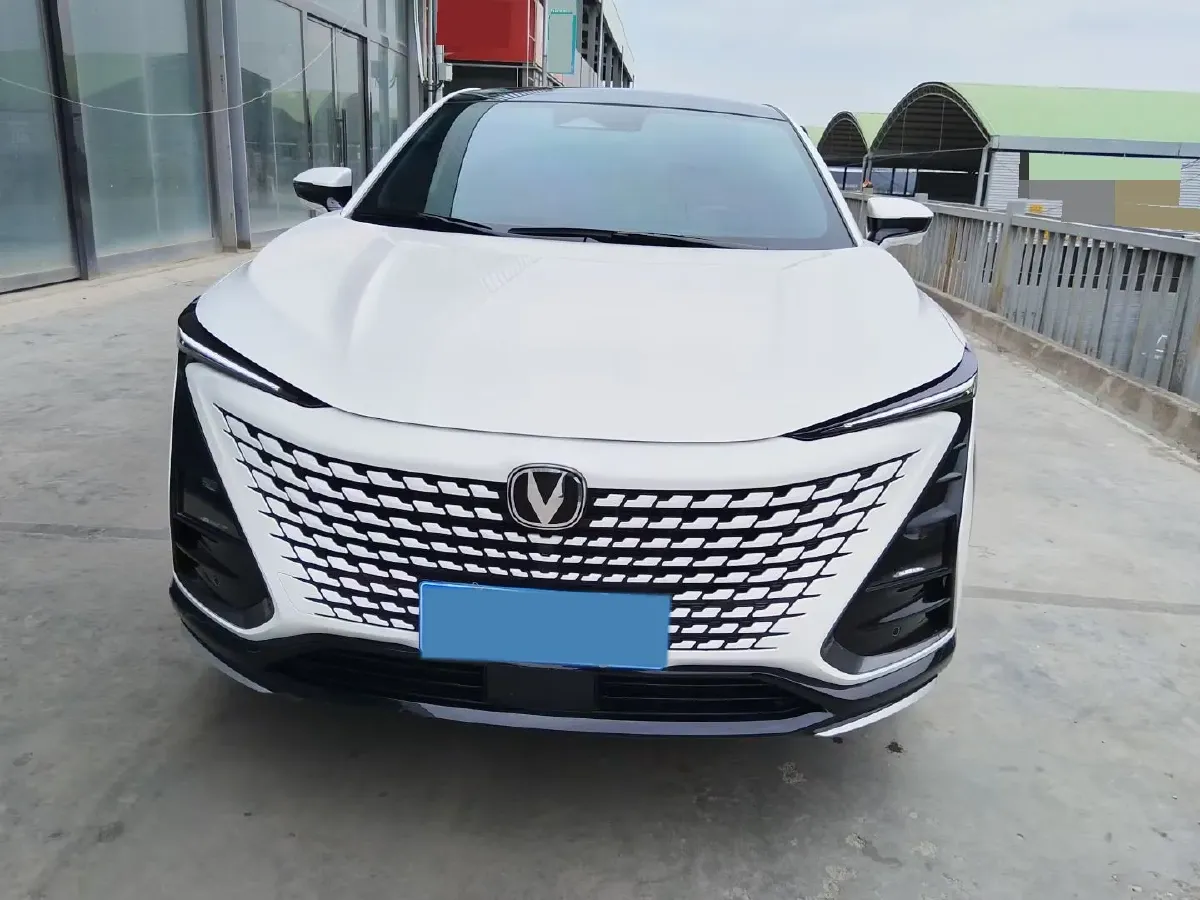 2023 ChangAn UNI-T 1.5T 188HP L4 7DCT,autocango,china used car exporter,china ev exporter,chinese used car exporter,chinese used ev exporter