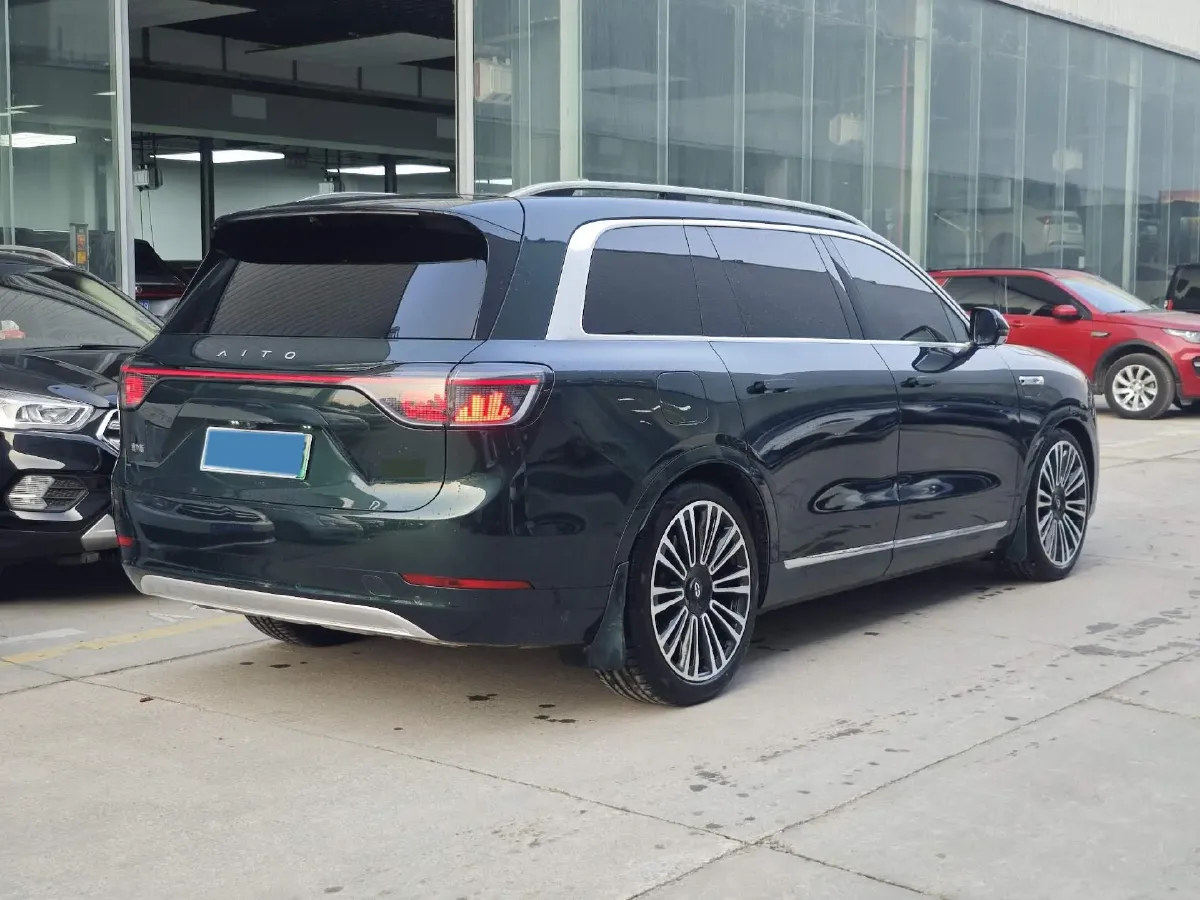 2025 AITO AITO M9 REEV 160HP REEV 52KWH,autocango,china used car exporter,china ev exporter,chinese used car exporter,chinese used ev exporter