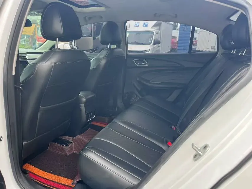 2019 Roewe i5 1.5L 120HP L4 5MT,autocango,china used car exporter,china ev exporter,chinese used car exporter,chinese used ev exporter