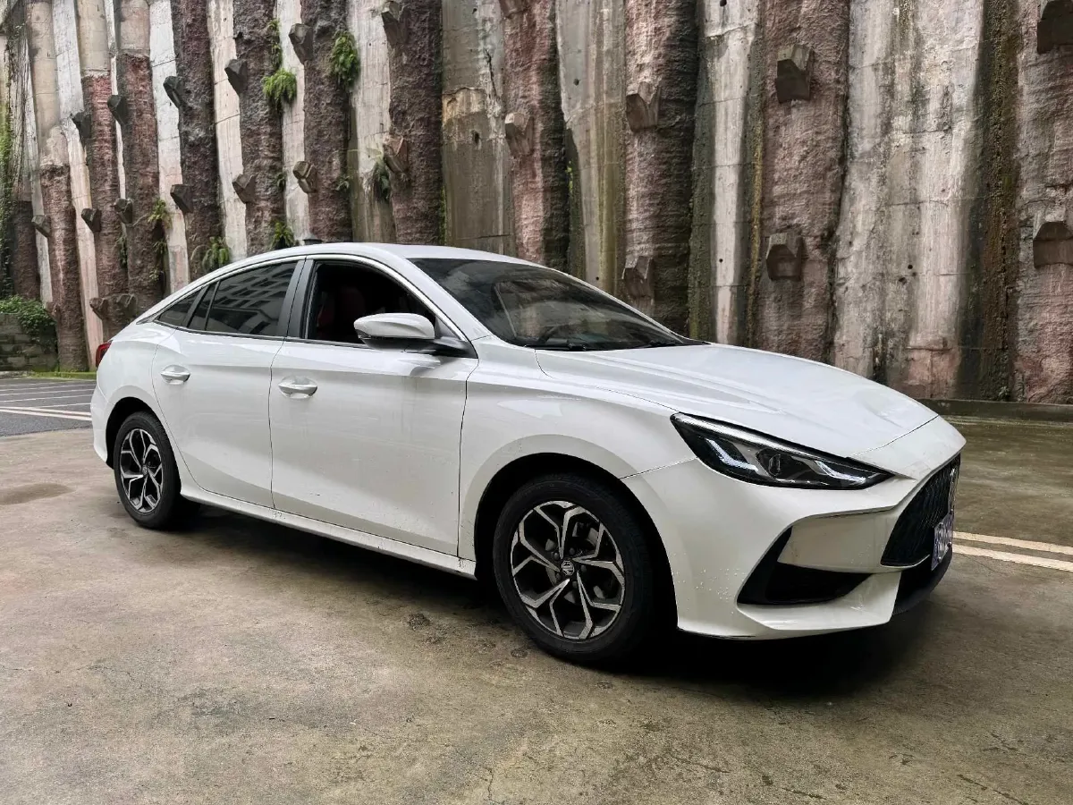 2021 MG 5 1.5L 120HP L4 5MT,autocango,china used car exporter,china ev exporter,chinese used car exporter,chinese used ev exporter