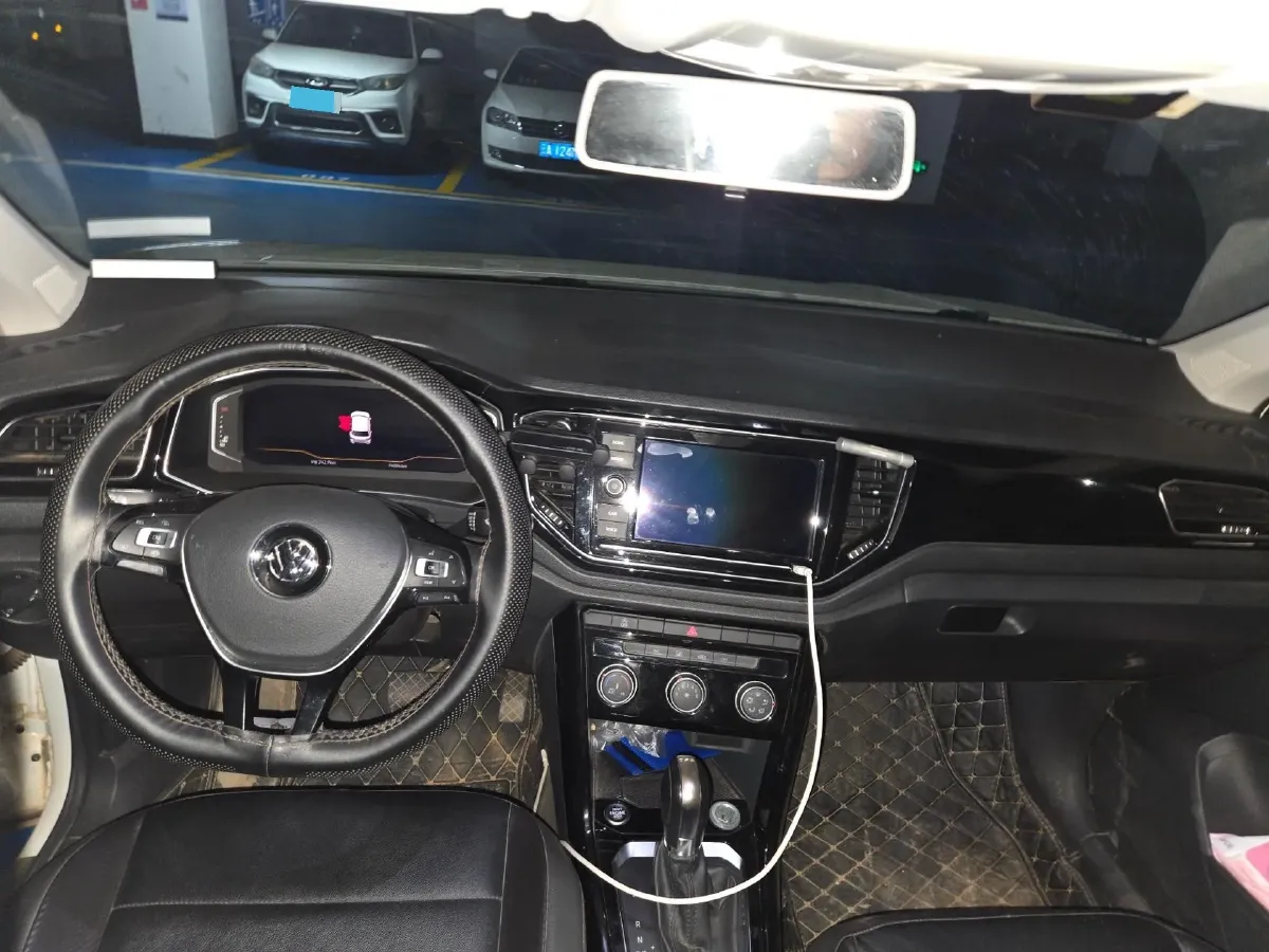 2020 Volkswagen T-Roc 1.4T 150HP L4 7DCT,autocango,china used car exporter,china ev exporter,chinese used car exporter,chinese used ev exporter