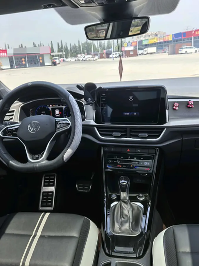 2023 Volkswagen T-Roc 1.5T 160HP L4 7DCT,autocango,china used car exporter,china ev exporter,chinese used car exporter,chinese used ev exporter