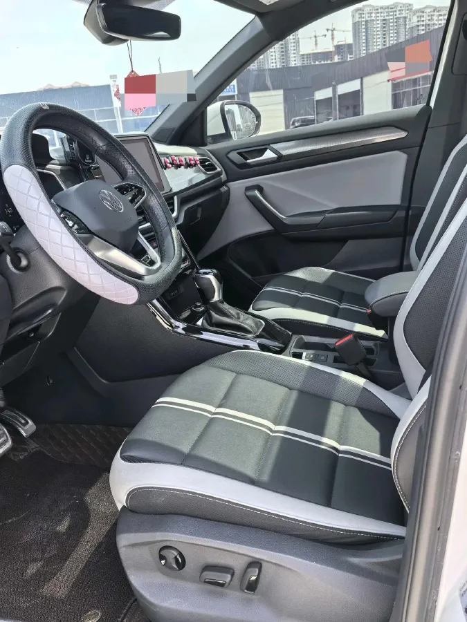 2023 Volkswagen T-Roc 1.5T 160HP L4 7DCT,autocango,china used car exporter,china ev exporter,chinese used car exporter,chinese used ev exporter
