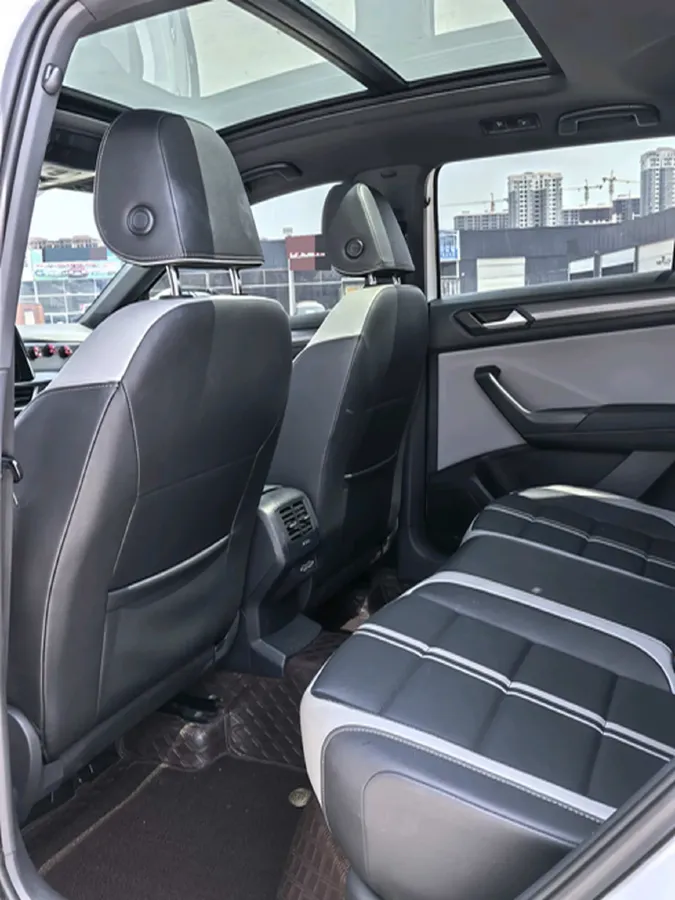 2023 Volkswagen T-Roc 1.5T 160HP L4 7DCT,autocango,china used car exporter,china ev exporter,chinese used car exporter,chinese used ev exporter