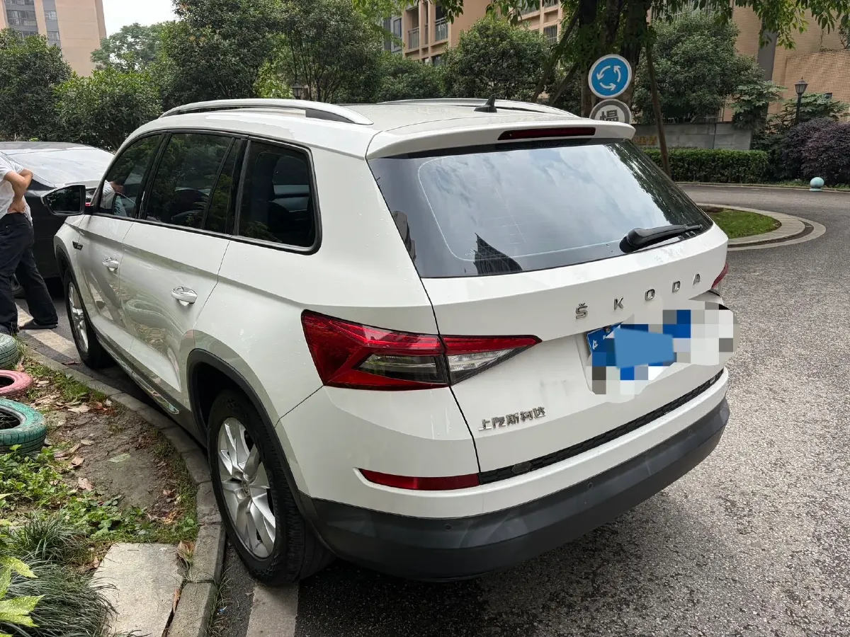 2019 Buick EnvisionPlus 1.5T 169HP L4 7DCT,autocango,china used car exporter,china ev exporter,chinese used car exporter,chinese used ev exporter