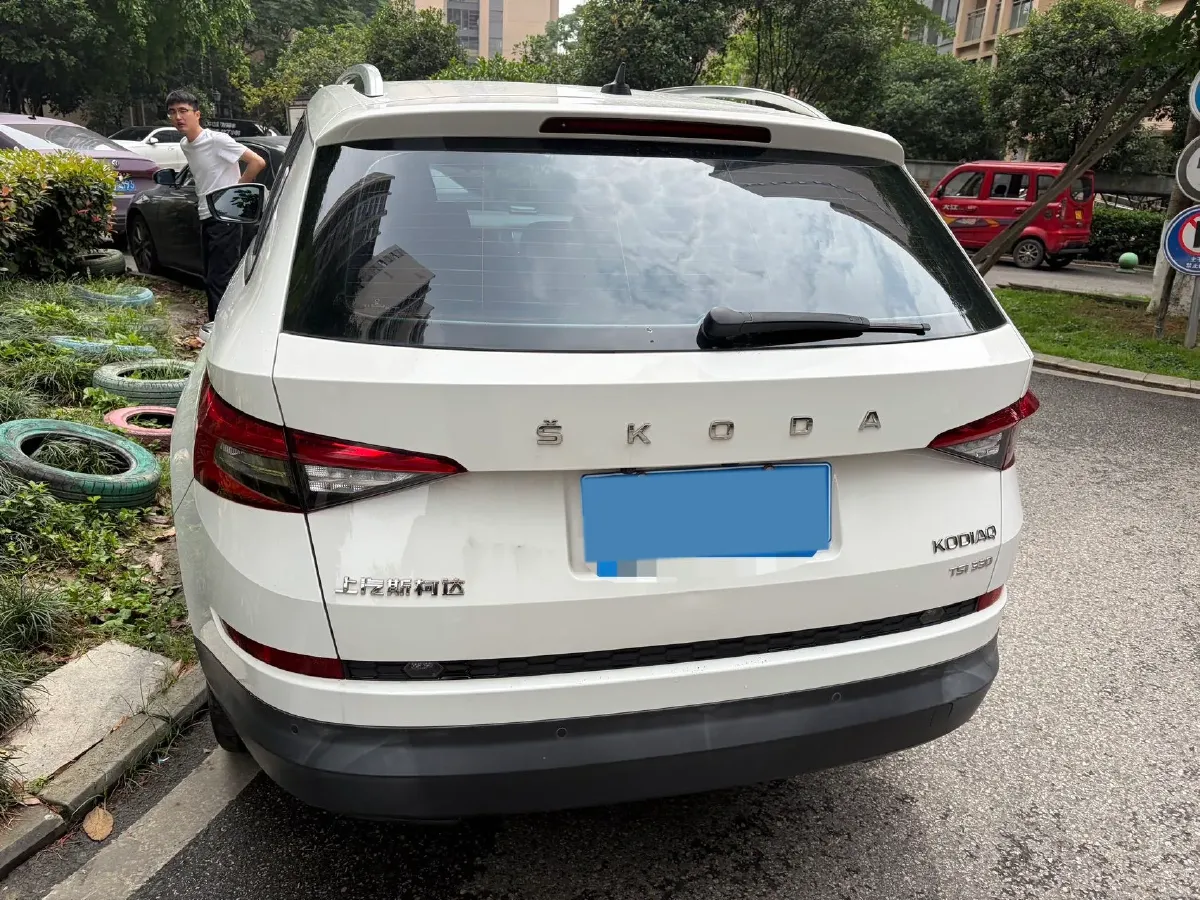 2019 Buick EnvisionPlus 1.5T 169HP L4 7DCT,autocango,china used car exporter,china ev exporter,chinese used car exporter,chinese used ev exporter
