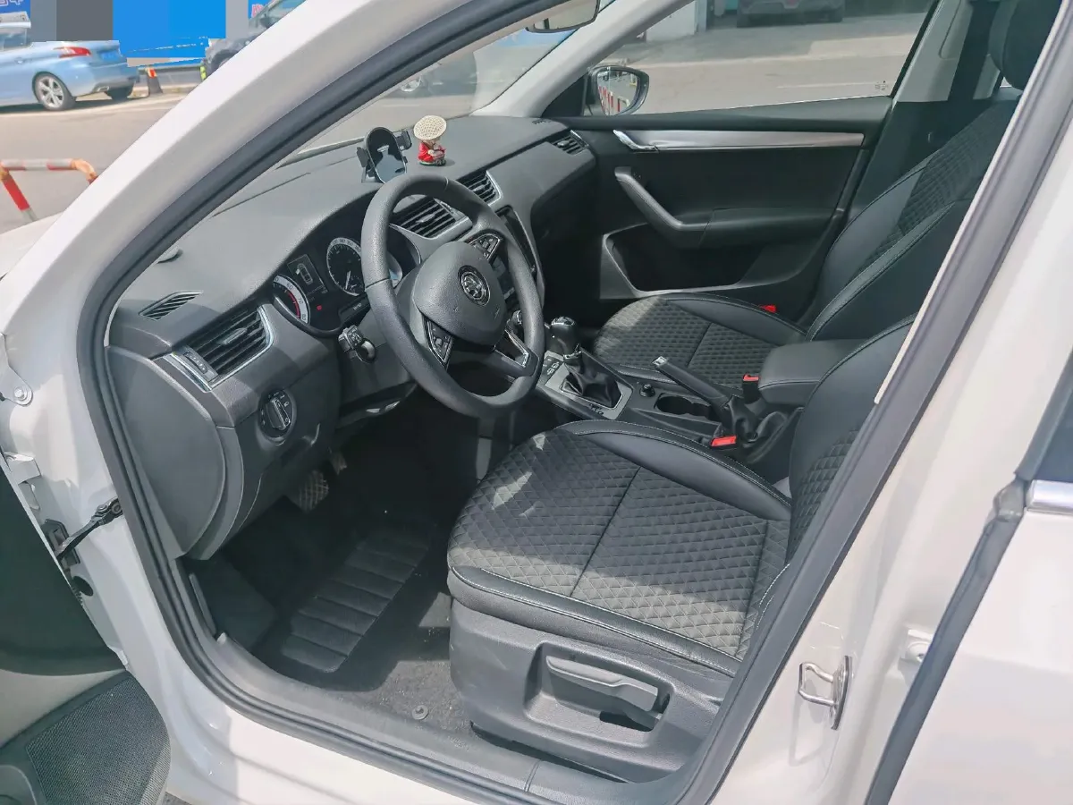 2019 Skoda Octavia 1.4T 150HP L4 7DCT,autocango,china used car exporter,china ev exporter,chinese used car exporter,chinese used ev exporter