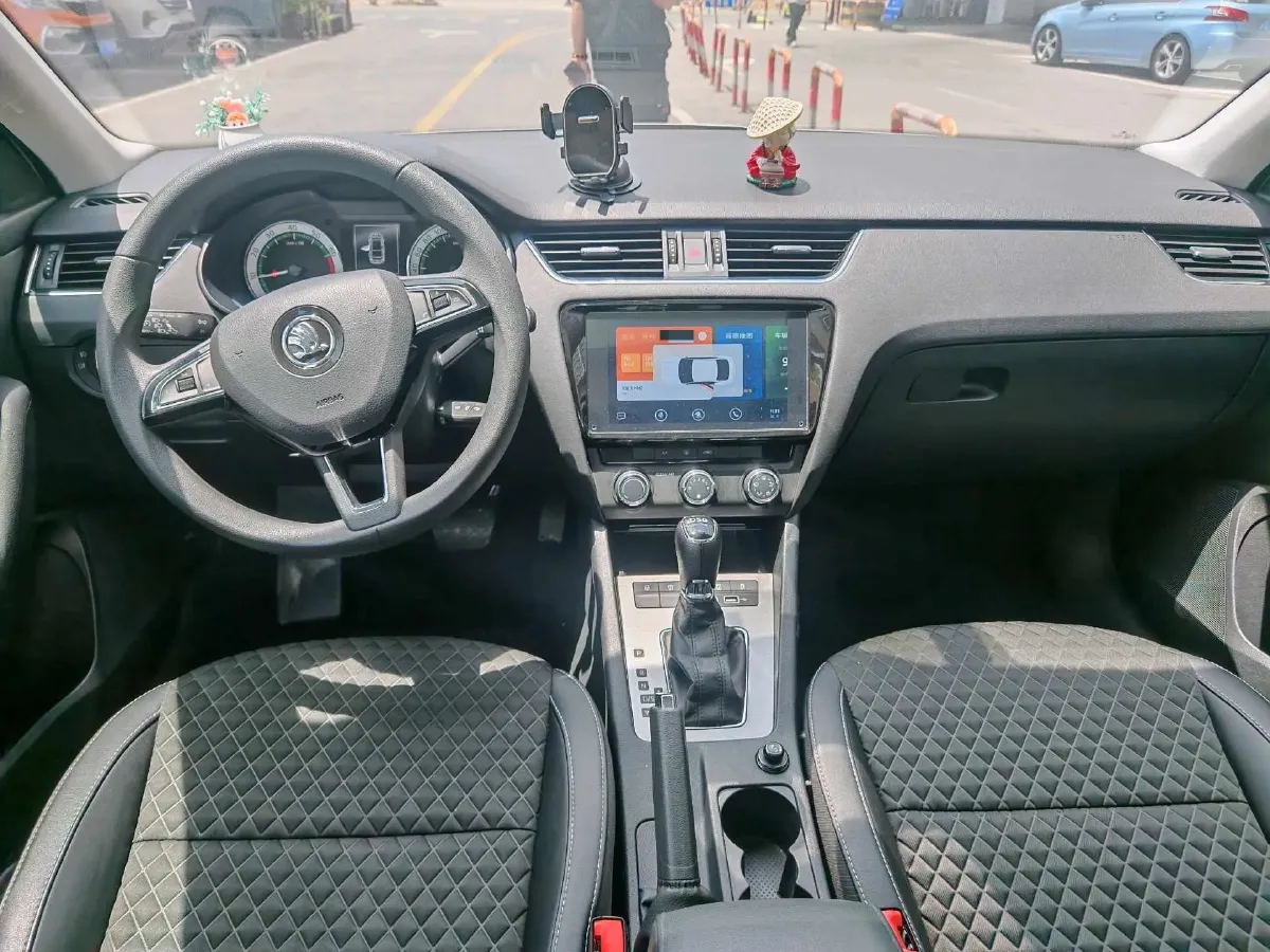2019 Skoda Octavia 1.4T 150HP L4 7DCT,autocango,china used car exporter,china ev exporter,chinese used car exporter,chinese used ev exporter