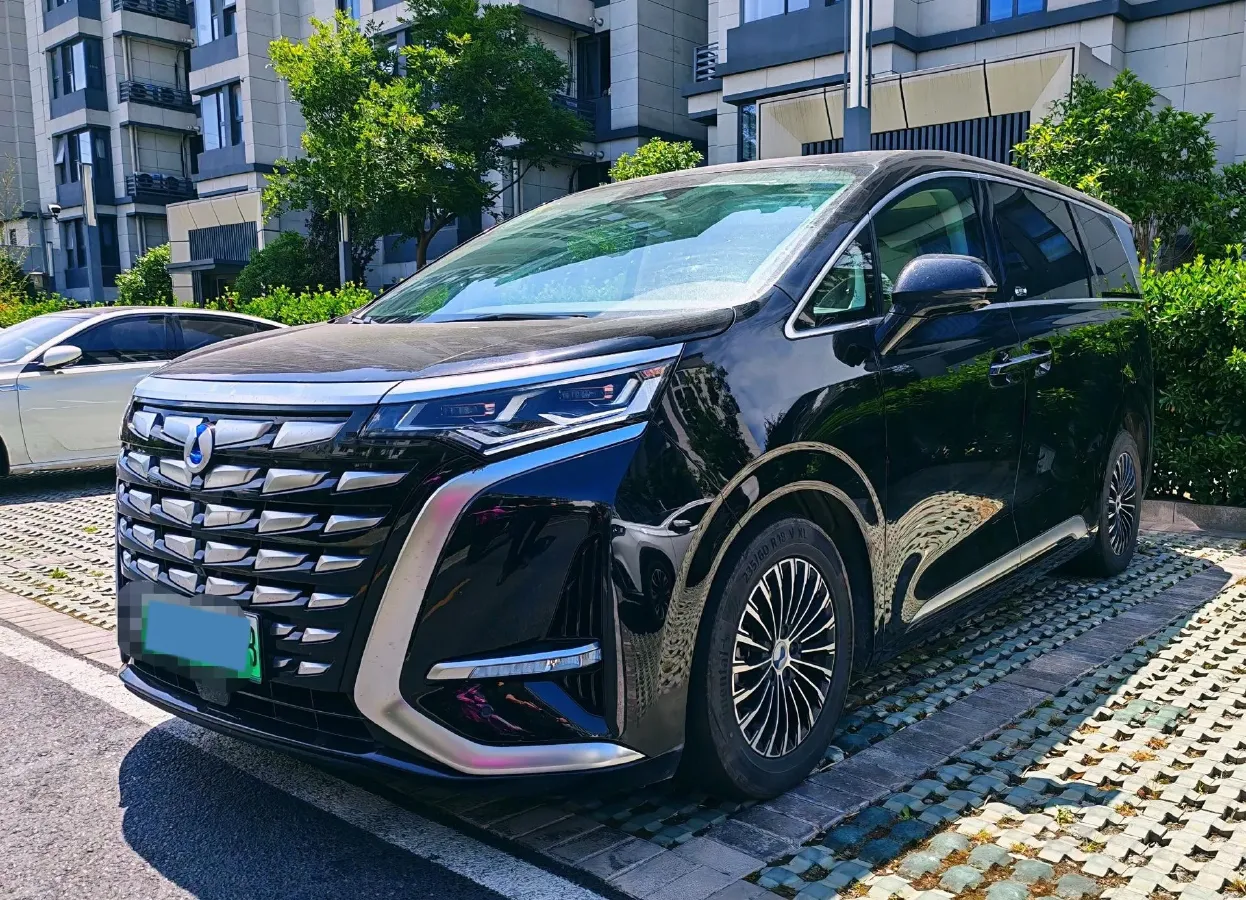 2024 Denza D9 1.5T 139HP L4 E-CVT PHEV 40KWH,autocango,china used car exporter,china ev exporter,chinese used car exporter,chinese used ev exporter