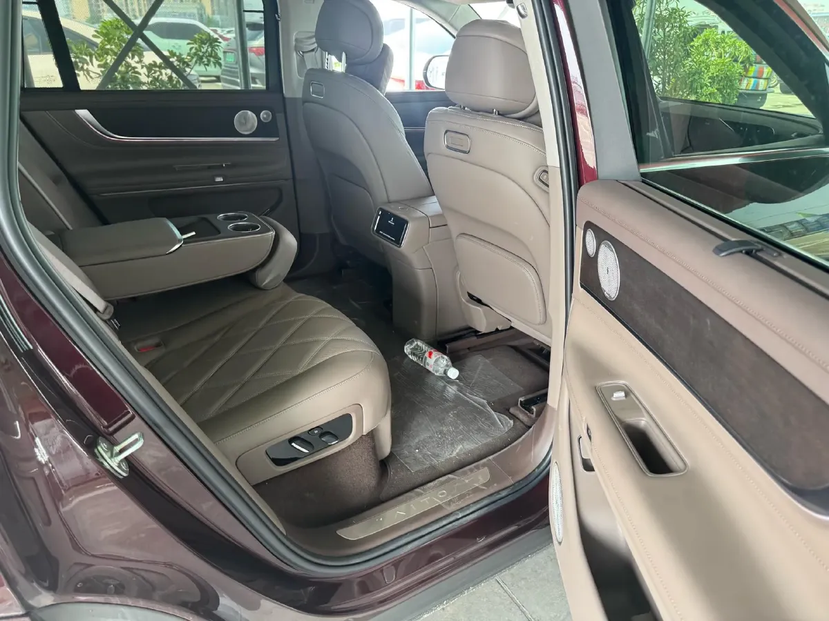 2025 AITO AITO M9 REEV 160HP REEV 52KWH,autocango,china used car exporter,china ev exporter,chinese used car exporter,chinese used ev exporter