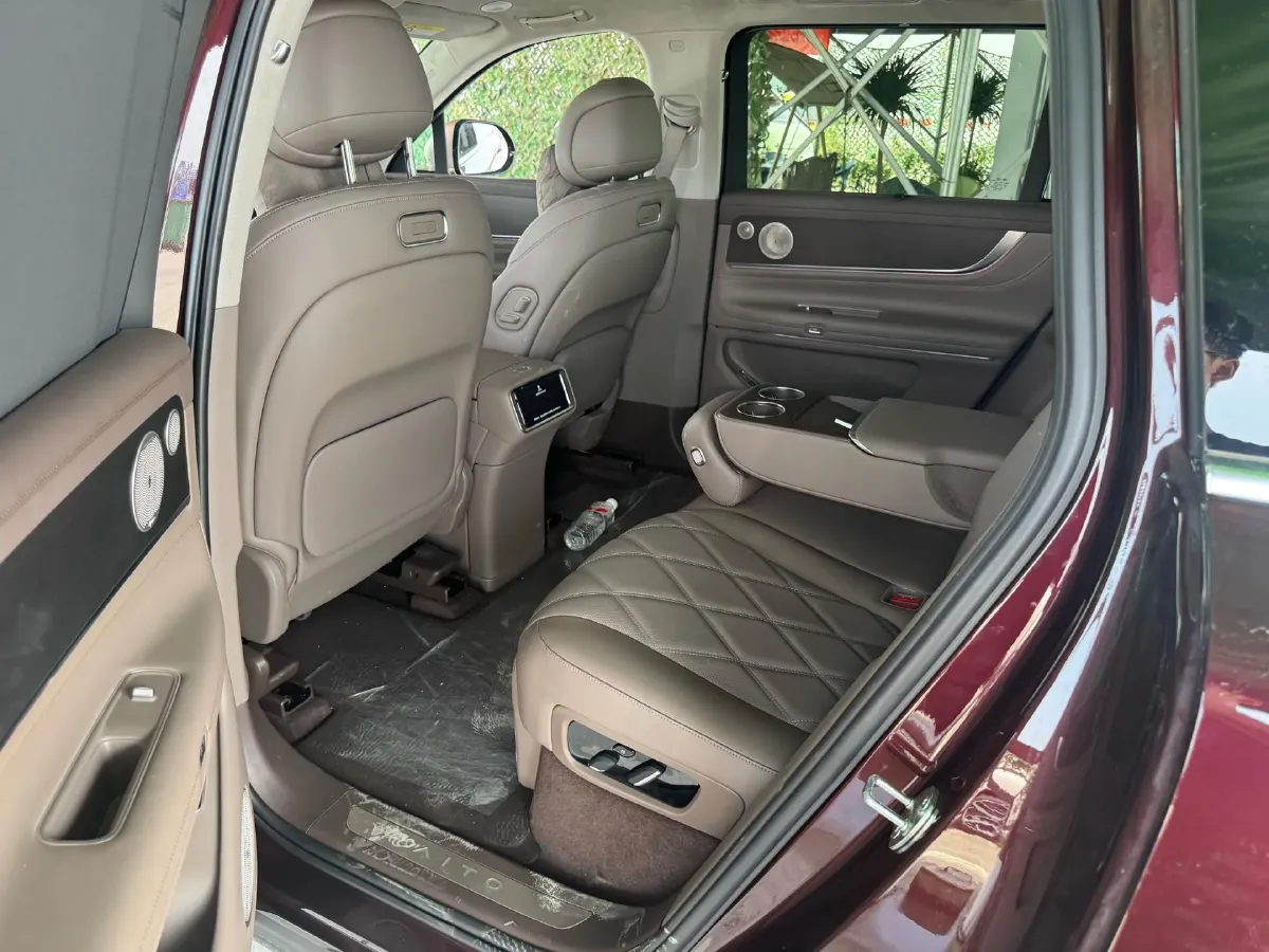 2025 AITO AITO M9 REEV 160HP REEV 52KWH,autocango,china used car exporter,china ev exporter,chinese used car exporter,chinese used ev exporter