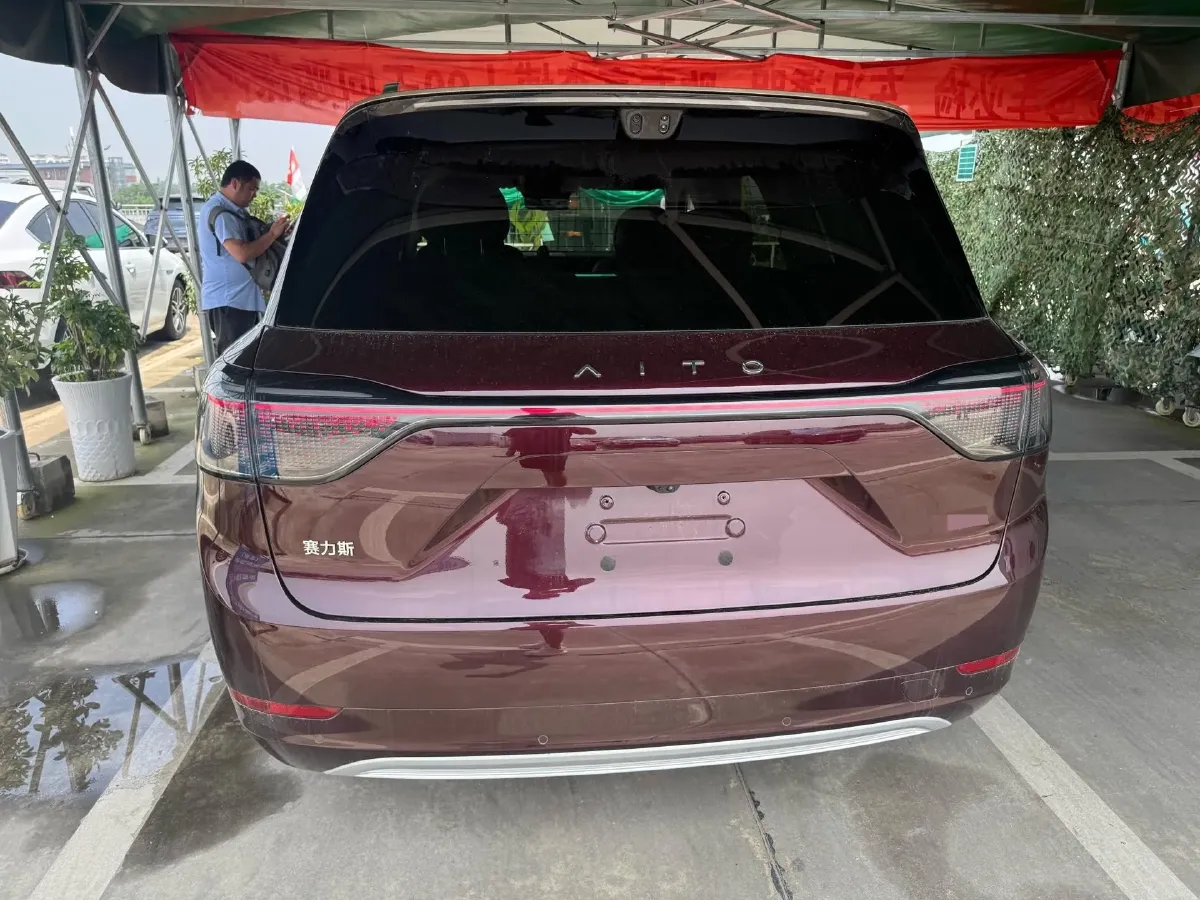 2025 AITO AITO M9 REEV 160HP REEV 52KWH,autocango,china used car exporter,china ev exporter,chinese used car exporter,chinese used ev exporter