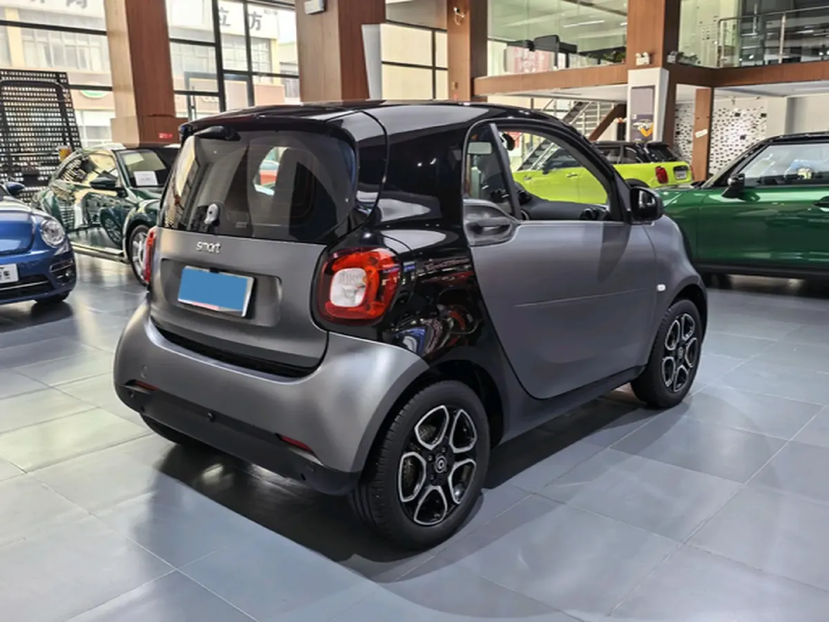 2019 Smart smart fortwo 0.9T 90HP L3 6DCT,autocango,china used car exporter,china ev exporter,chinese used car exporter,chinese used ev exporter