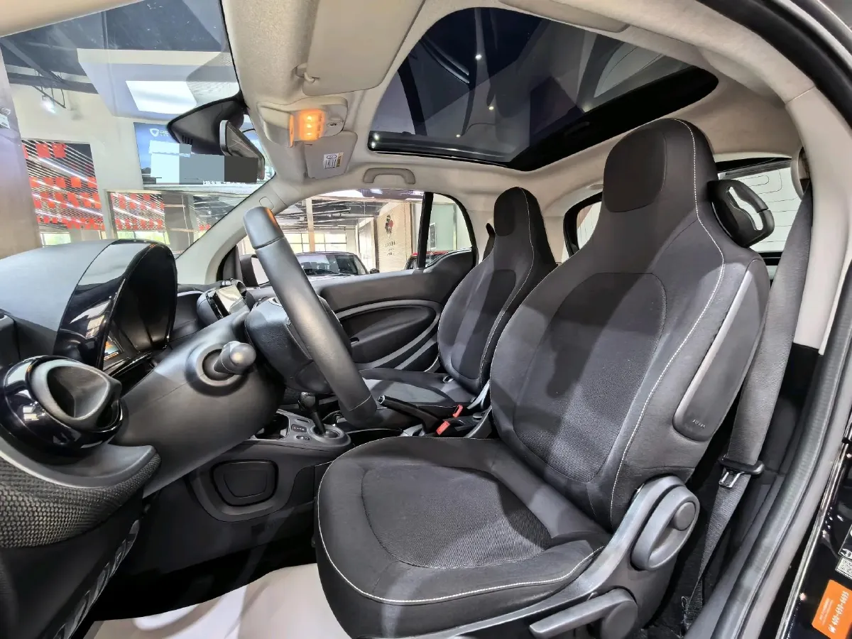 2019 Smart smart fortwo 0.9T 90HP L3 6DCT,autocango,china used car exporter,china ev exporter,chinese used car exporter,chinese used ev exporter