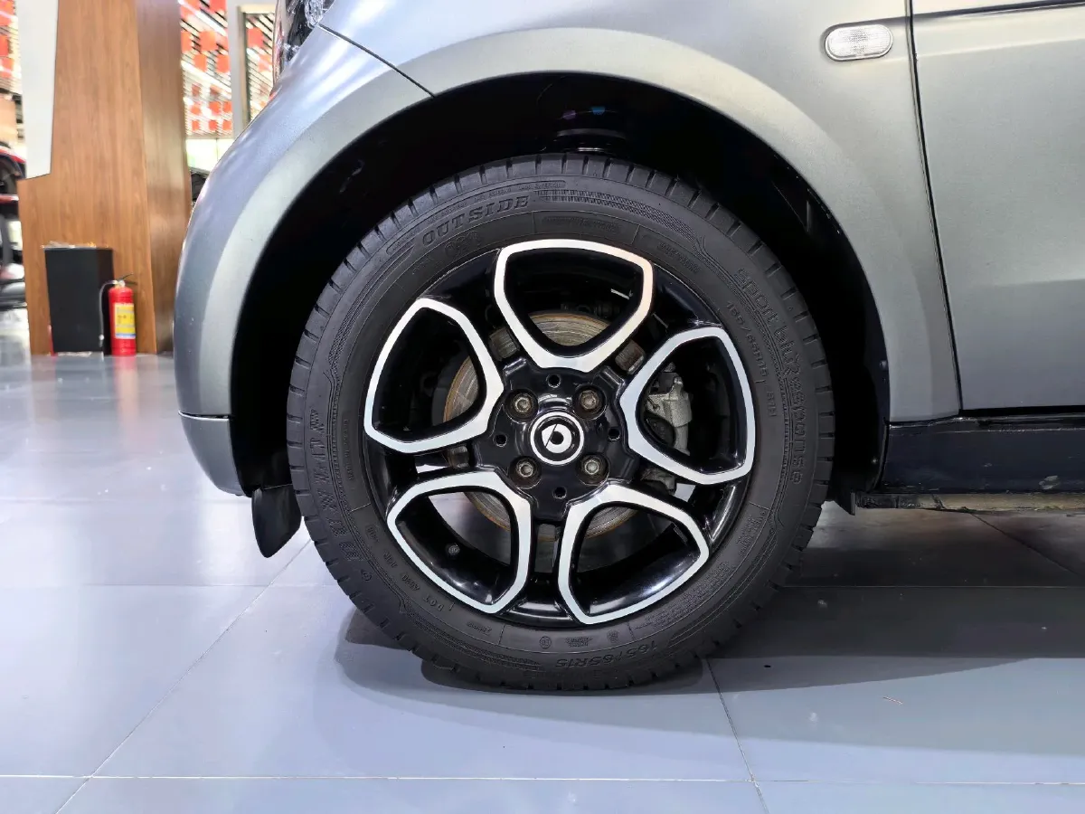 2019 Smart smart fortwo 0.9T 90HP L3 6DCT,autocango,china used car exporter,china ev exporter,chinese used car exporter,chinese used ev exporter