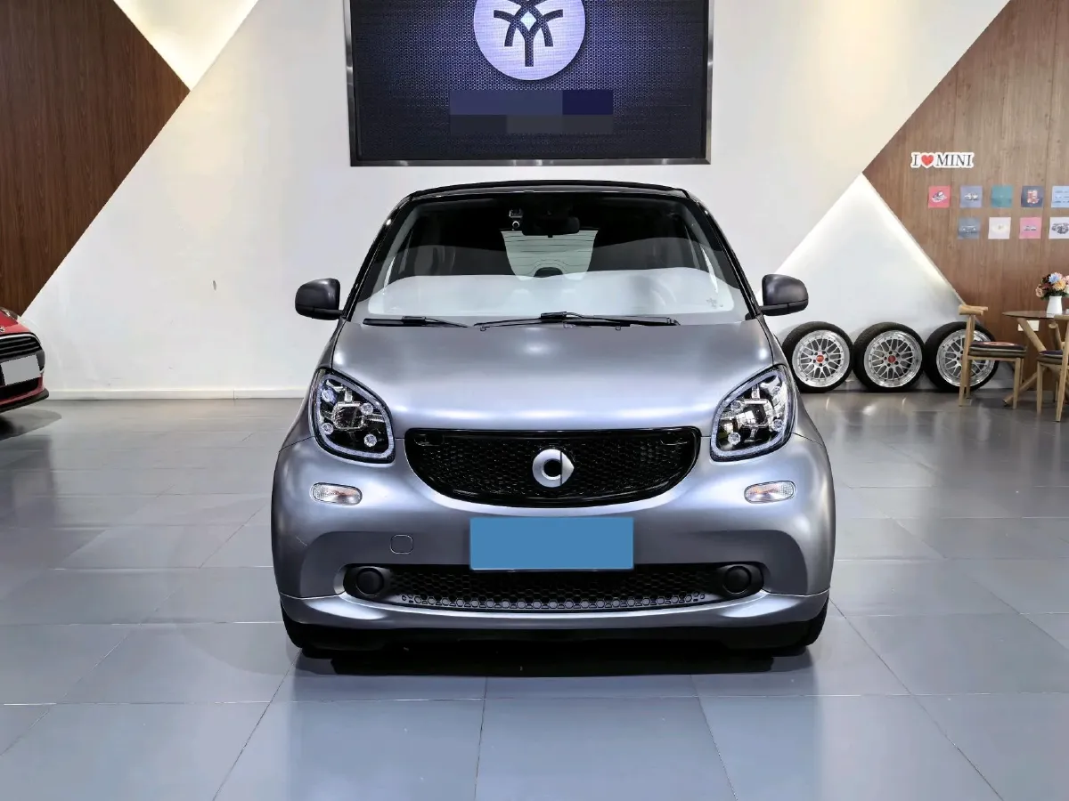 2019 Smart smart fortwo 0.9T 90HP L3 6DCT,autocango,china used car exporter,china ev exporter,chinese used car exporter,chinese used ev exporter