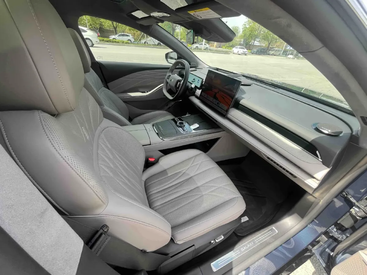 2025 Geely Galaxy Starshine 8 1.5T 163HP L4 3DHT PHEV 27.69KWH,autocango,china used car exporter,china ev exporter,chinese used car exporter,chinese used ev exporter