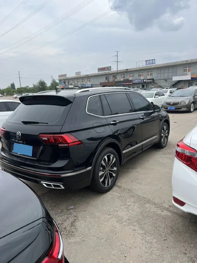 2025 Volkswagen Tiguan L 2.0T 186HP L4 7DCT,autocango,china used car exporter,china ev exporter,chinese used car exporter,chinese used ev exporter