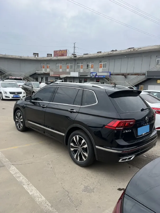 2025 Volkswagen Tiguan L 2.0T 186HP L4 7DCT,autocango,china used car exporter,china ev exporter,chinese used car exporter,chinese used ev exporter