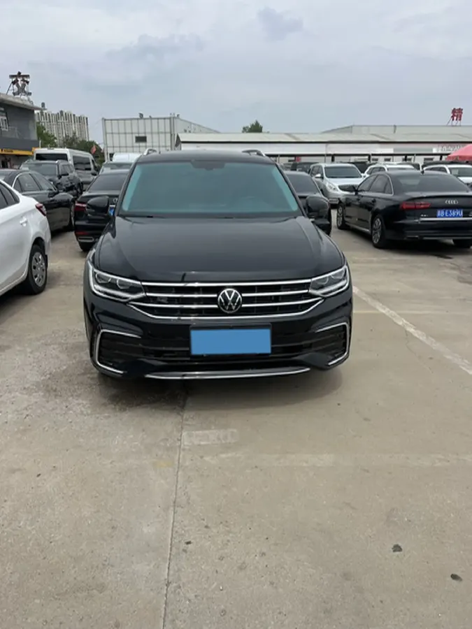 2025 Volkswagen Tiguan L 2.0T 186HP L4 7DCT,autocango,china used car exporter,china ev exporter,chinese used car exporter,chinese used ev exporter