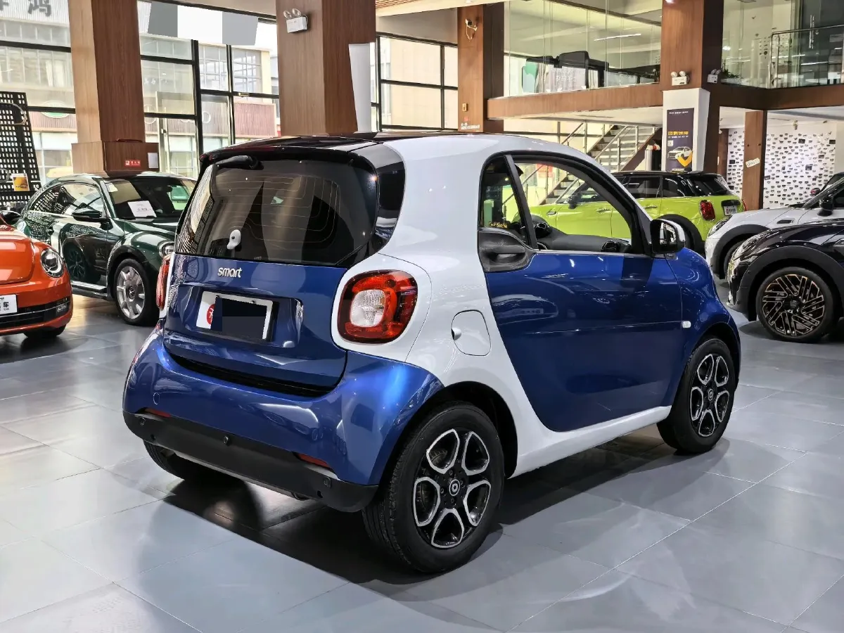 2019 Smart smart fortwo 0.9T 90HP L3 6DCT,autocango,china used car exporter,china ev exporter,chinese used car exporter,chinese used ev exporter