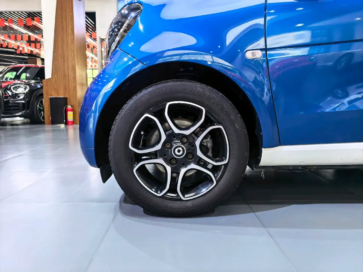 2019 Smart smart fortwo 0.9T 90HP L3 6DCT,autocango,china used car exporter,china ev exporter,chinese used car exporter,chinese used ev exporter