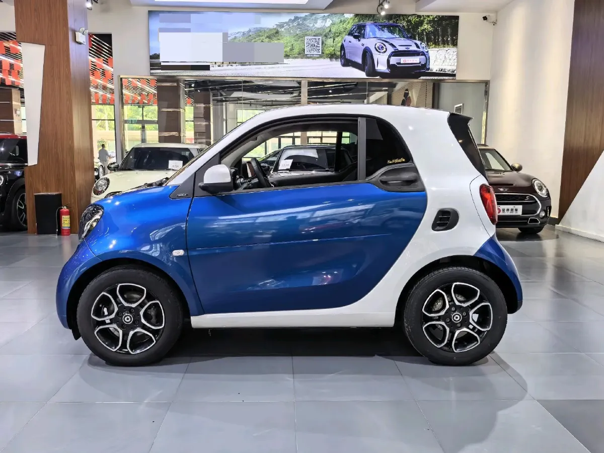 2019 Smart smart fortwo 0.9T 90HP L3 6DCT,autocango,china used car exporter,china ev exporter,chinese used car exporter,chinese used ev exporter