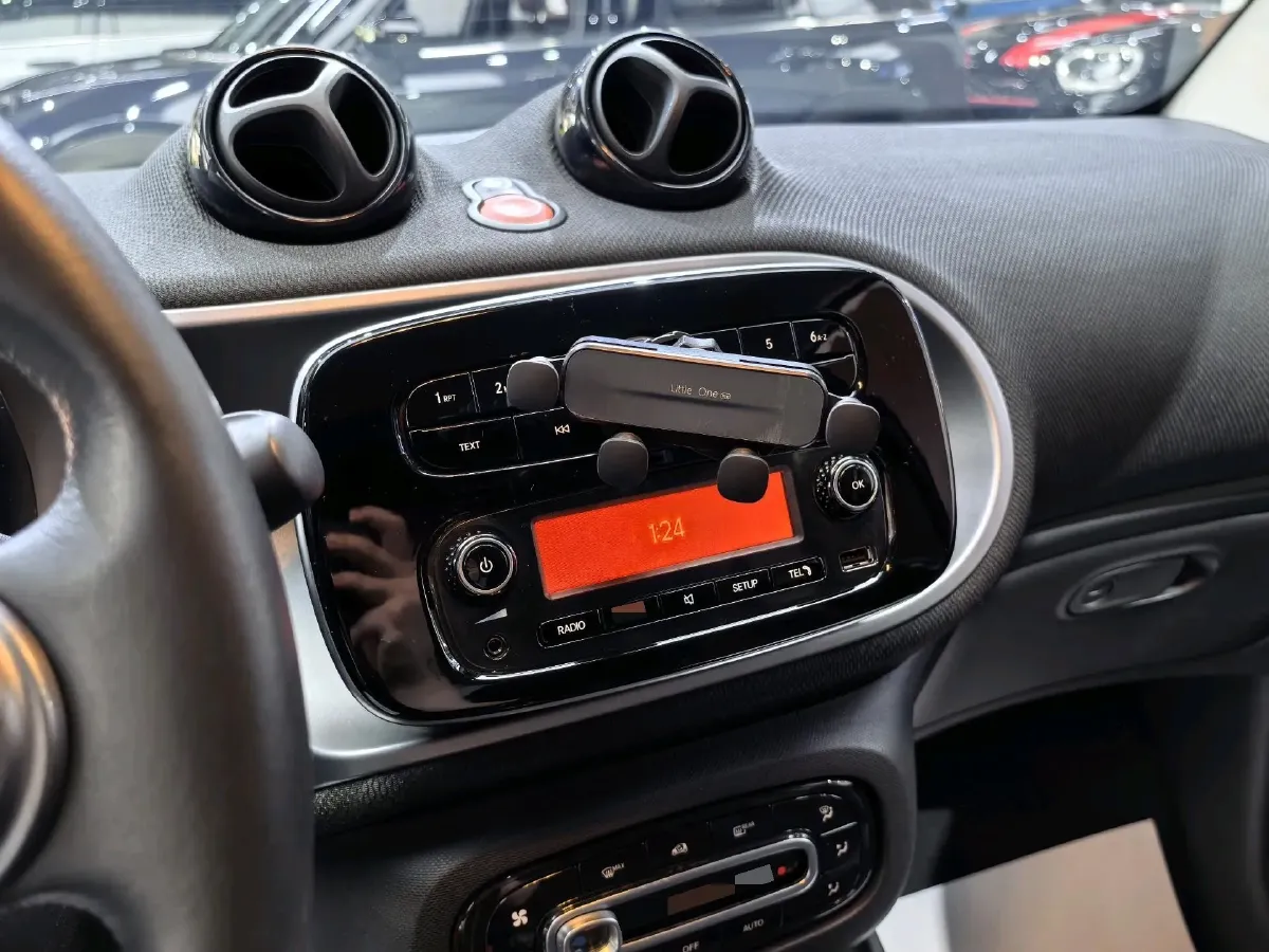 2019 Smart smart fortwo 0.9T 90HP L3 6DCT,autocango,china used car exporter,china ev exporter,chinese used car exporter,chinese used ev exporter