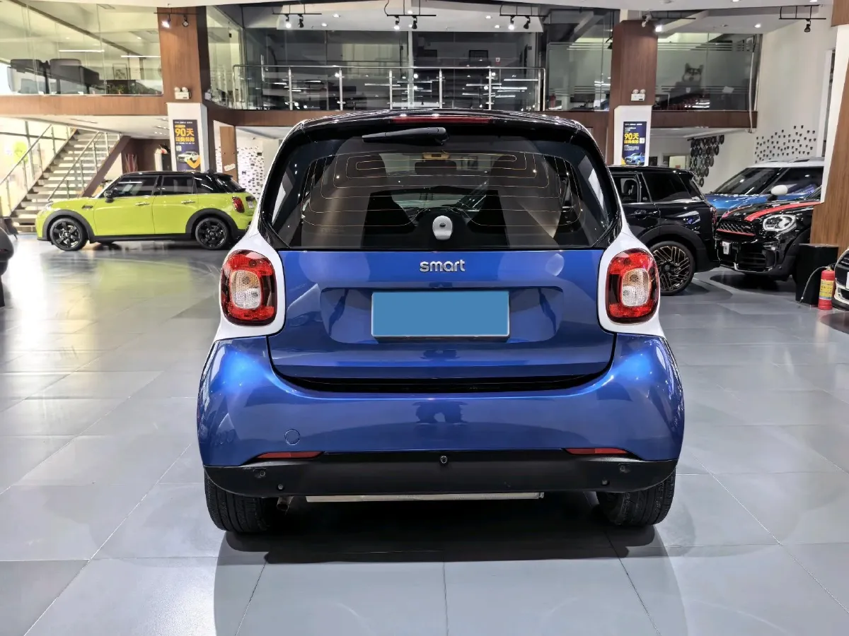 2019 Smart smart fortwo 0.9T 90HP L3 6DCT,autocango,china used car exporter,china ev exporter,chinese used car exporter,chinese used ev exporter