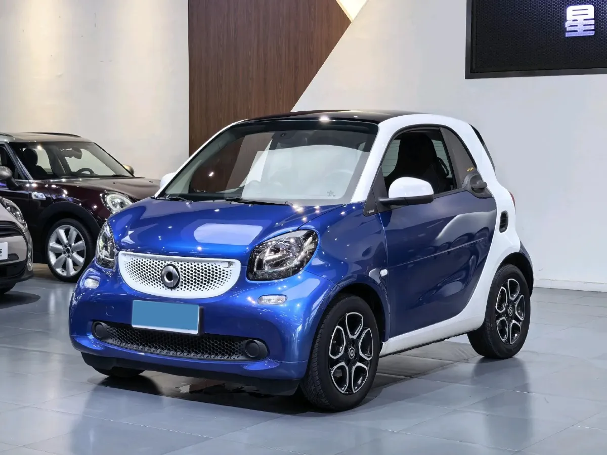 2019 Smart smart fortwo 0.9T 90HP L3 6DCT,autocango,china used car exporter,china ev exporter,chinese used car exporter,chinese used ev exporter