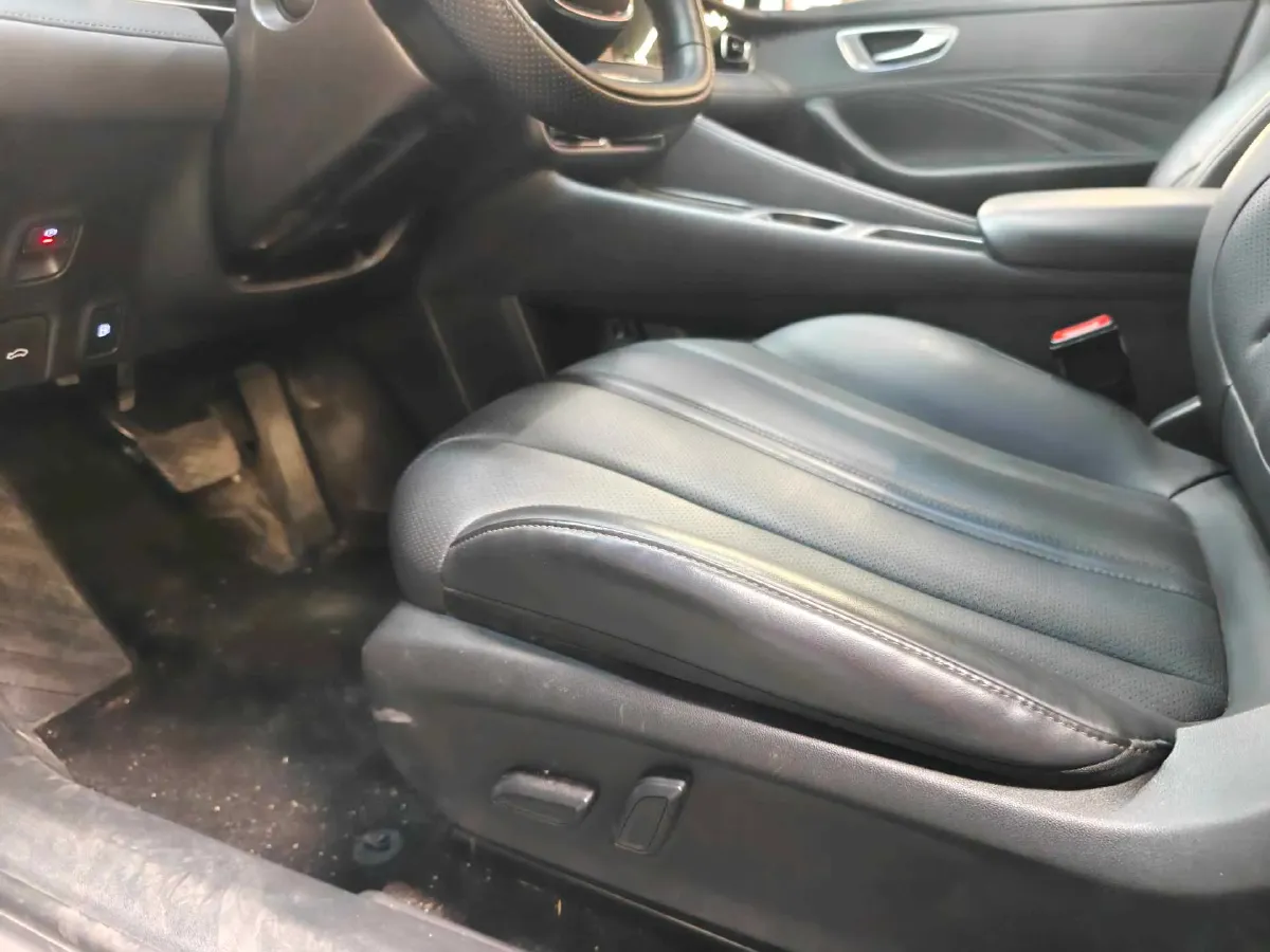 2023 Roewe D7 1.5L 112HP L4 1DHT PHEV 21.4KWH,autocango,china used car exporter,china ev exporter,chinese used car exporter,chinese used ev exporter
