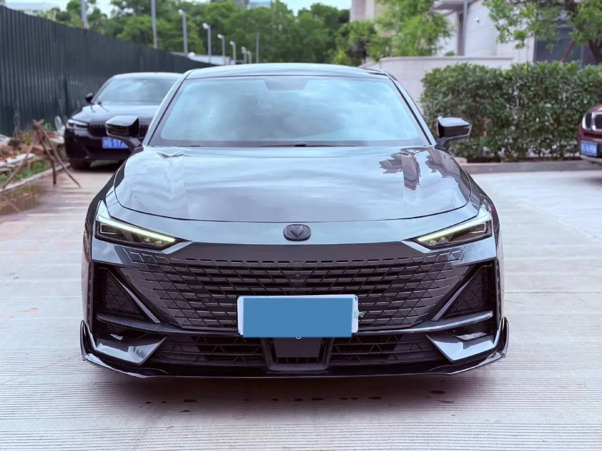 2022 ChangAn UNI-V 1.5T 188HP L4 7DCT,autocango,china used car exporter,china ev exporter,chinese used car exporter,chinese used ev exporter