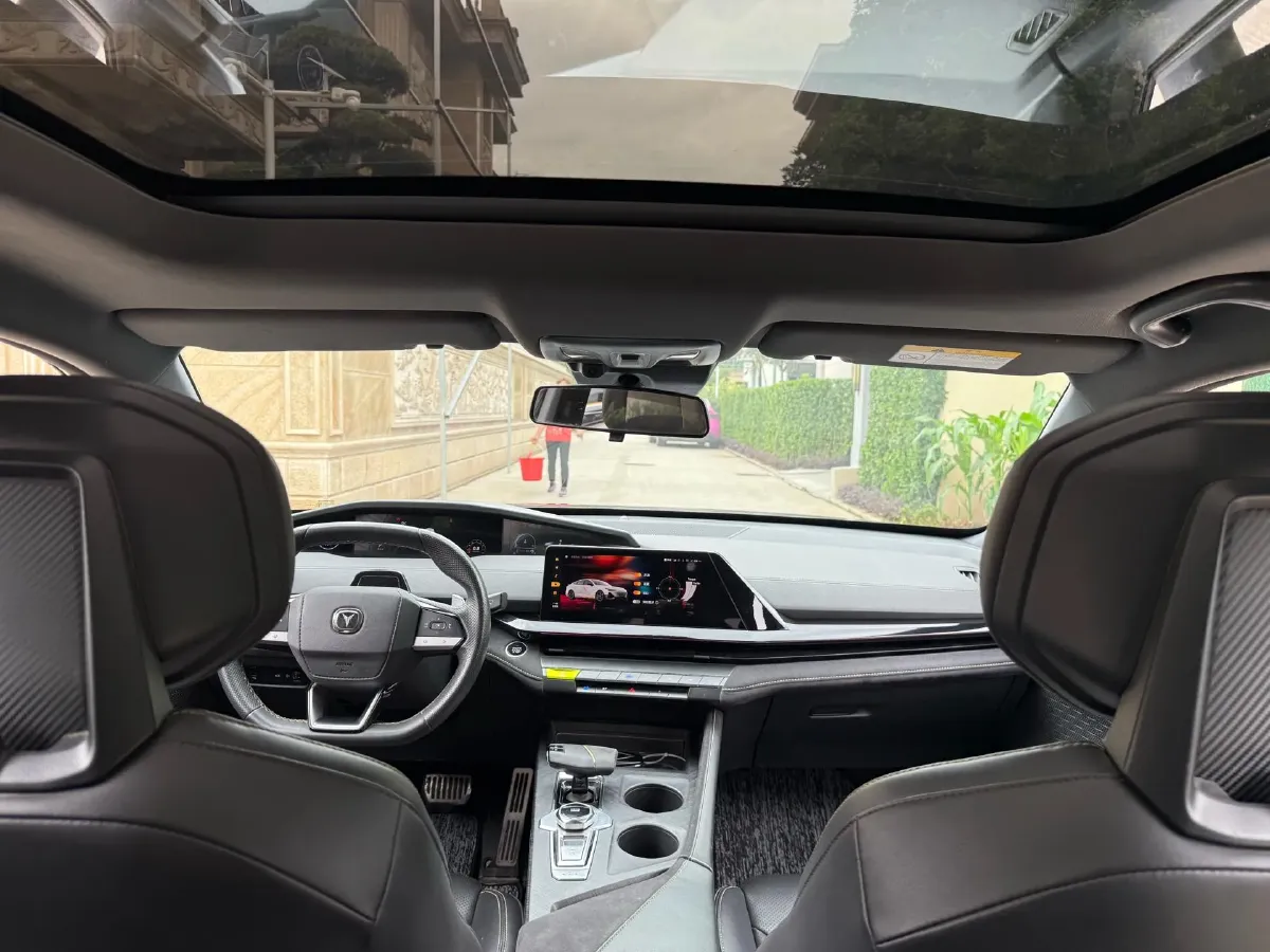 2022 ChangAn UNI-V 1.5T 188HP L4 7DCT,autocango,china used car exporter,china ev exporter,chinese used car exporter,chinese used ev exporter
