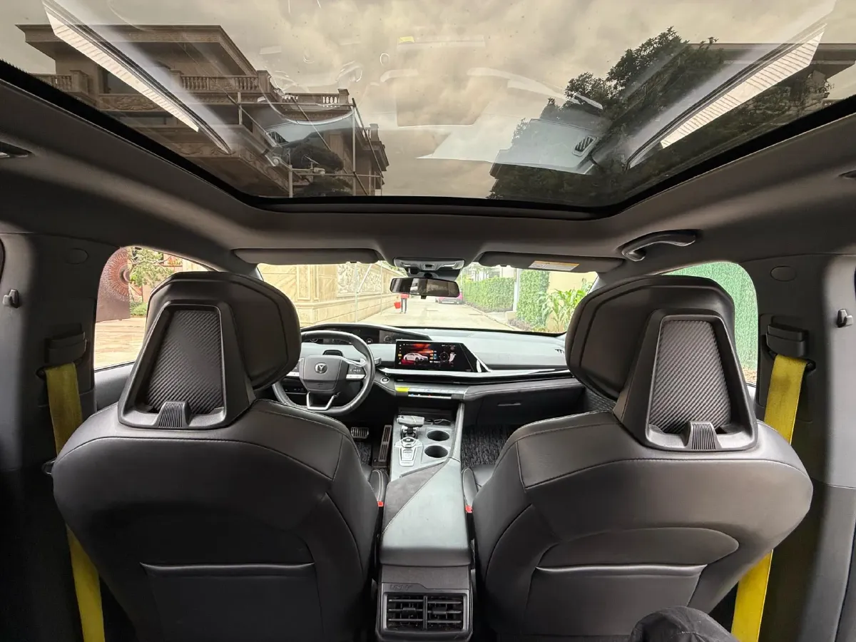2022 ChangAn UNI-V 1.5T 188HP L4 7DCT,autocango,china used car exporter,china ev exporter,chinese used car exporter,chinese used ev exporter