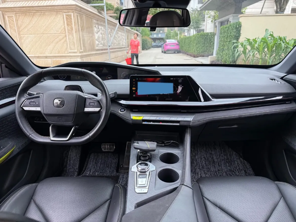 2022 ChangAn UNI-V 1.5T 188HP L4 7DCT,autocango,china used car exporter,china ev exporter,chinese used car exporter,chinese used ev exporter