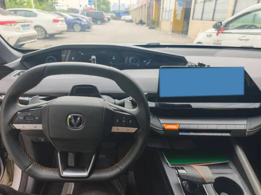 2022 ChangAn UNI-V 1.5T 188HP L4 7DCT,autocango,china used car exporter,china ev exporter,chinese used car exporter,chinese used ev exporter