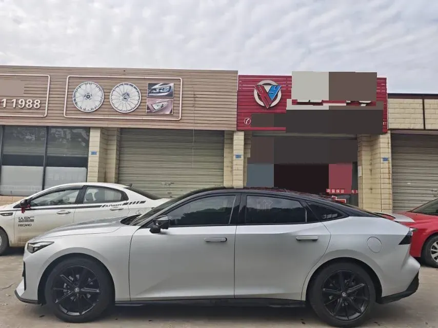 2022 ChangAn UNI-V 1.5T 188HP L4 7DCT,autocango,china used car exporter,china ev exporter,chinese used car exporter,chinese used ev exporter