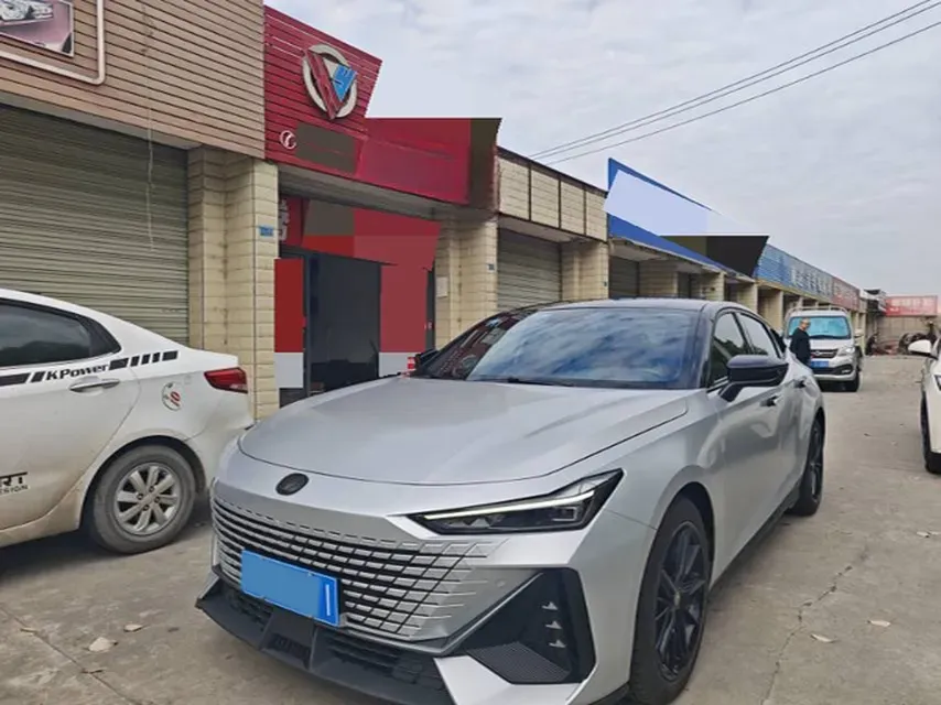 2022 ChangAn UNI-V 1.5T 188HP L4 7DCT,autocango,china used car exporter,china ev exporter,chinese used car exporter,chinese used ev exporter