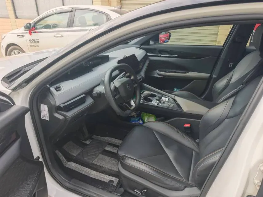 2022 ChangAn UNI-V 1.5T 188HP L4 7DCT,autocango,china used car exporter,china ev exporter,chinese used car exporter,chinese used ev exporter