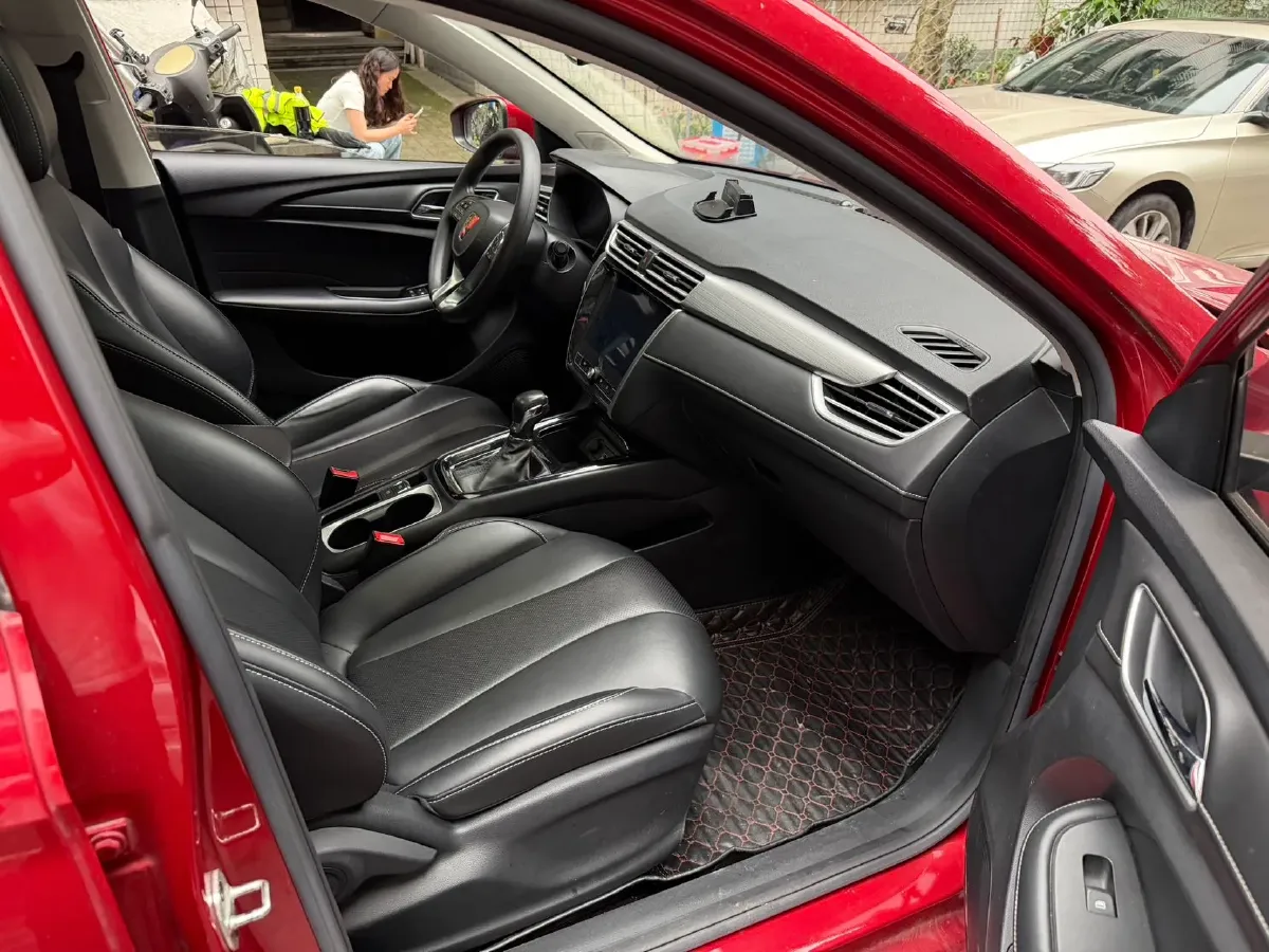 2020 Roewe i5 1.5L 120HP L4 CVT,autocango,china used car exporter,china ev exporter,chinese used car exporter,chinese used ev exporter