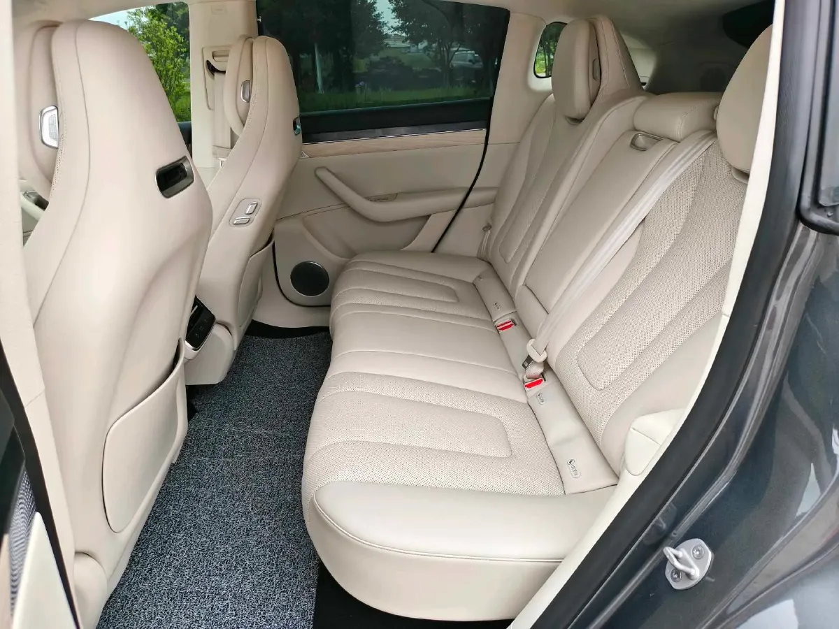 2025 Luxeed R7 REEV 156HP REEV 37KWH,autocango,china used car exporter,china ev exporter,chinese used car exporter,chinese used ev exporter