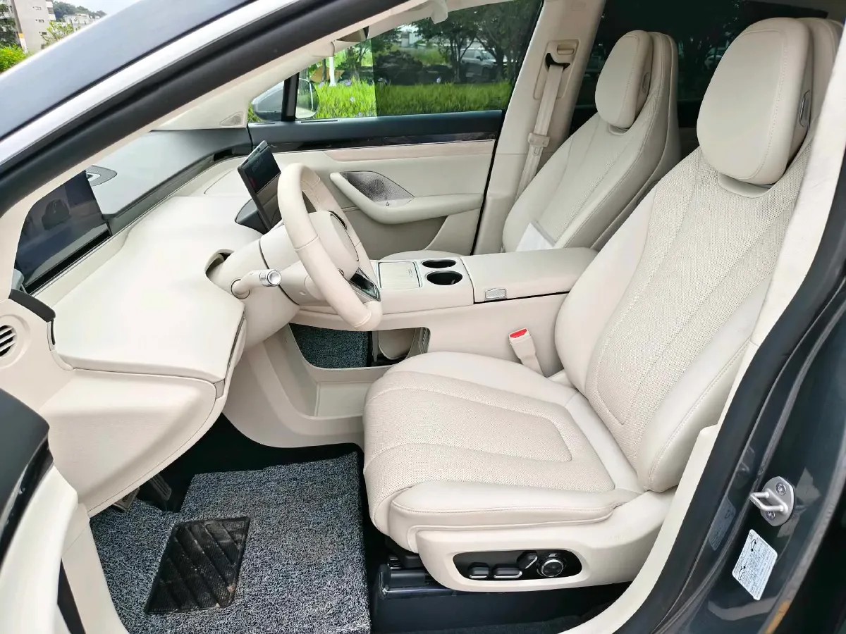 2025 Luxeed R7 REEV 156HP REEV 37KWH,autocango,china used car exporter,china ev exporter,chinese used car exporter,chinese used ev exporter