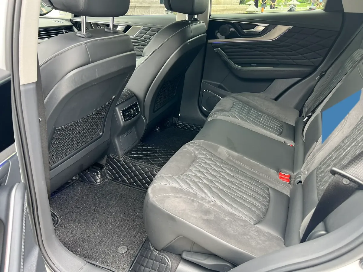 2022 HongQi HS5 2.0T 224HP L4 6AT,autocango,china used car exporter,china ev exporter,chinese used car exporter,chinese used ev exporter